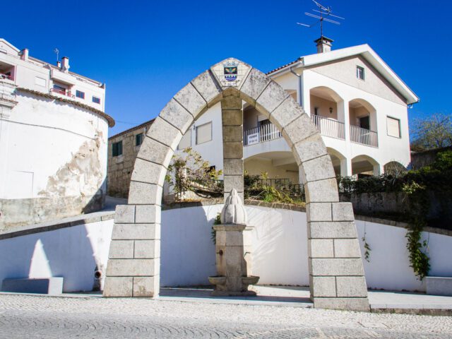 Arco da Vila de Tábua