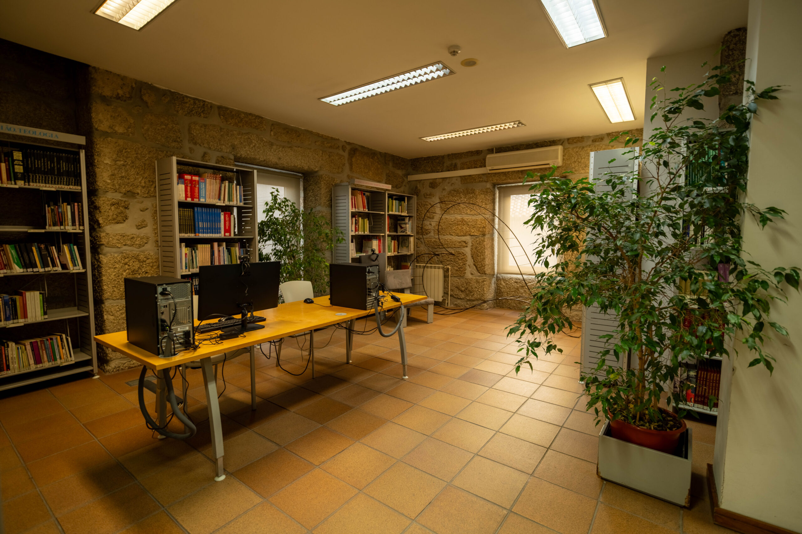 0007 - Espaços Biblioteca