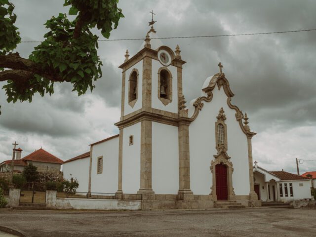 Igreja Paroquial - Vila Nova de Oliveirinha