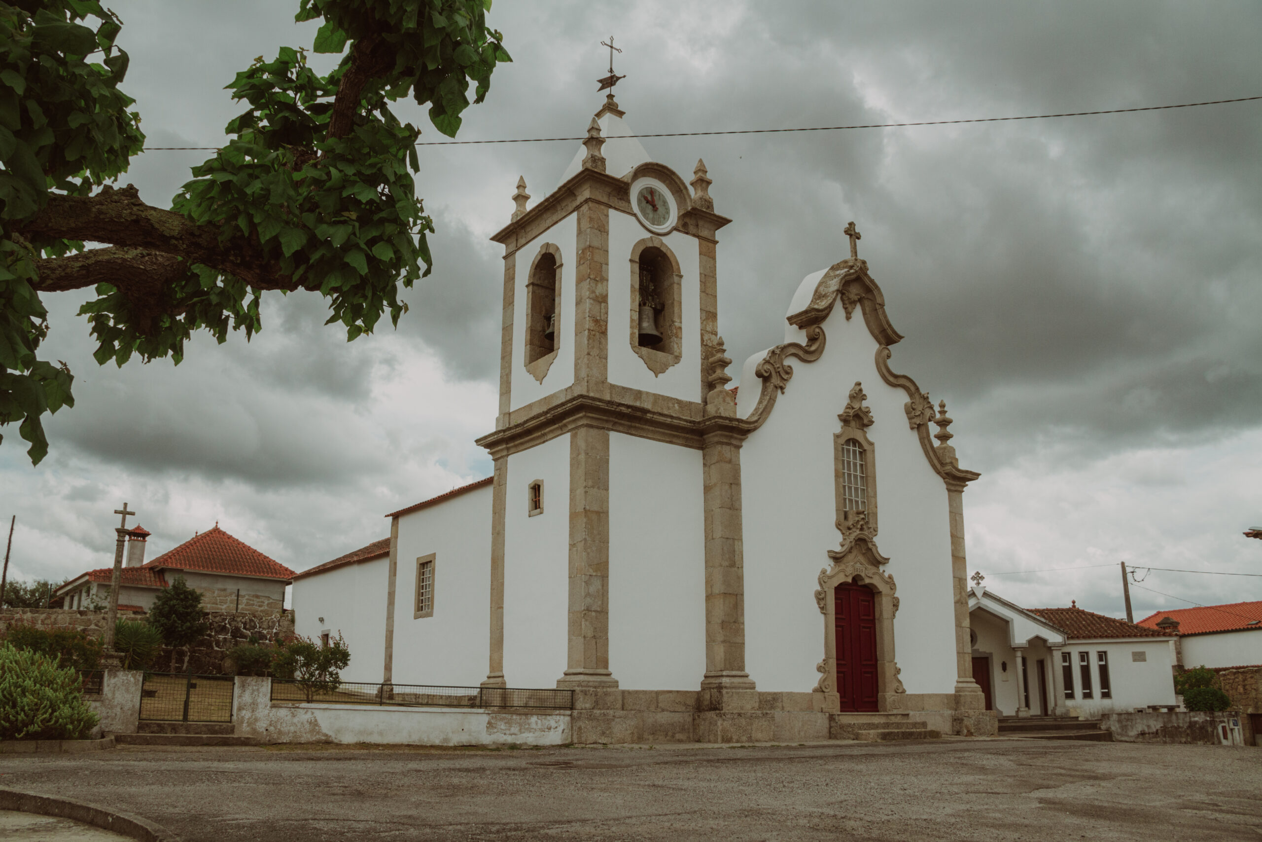 Igreja Paroquial - Vila Nova de Oliveirinha